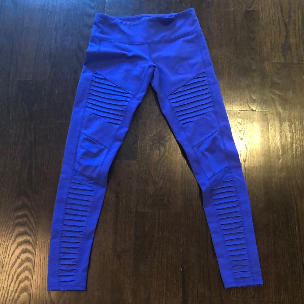 Cobalt blue alo leggings. Size small